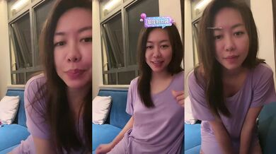 【极品稀缺魔手外购】最新《疯狂抖音》新篇之《播着播着妈妈回来了》漂亮美女自述还是个处 刚脱裤子妈妈回来了 (4)